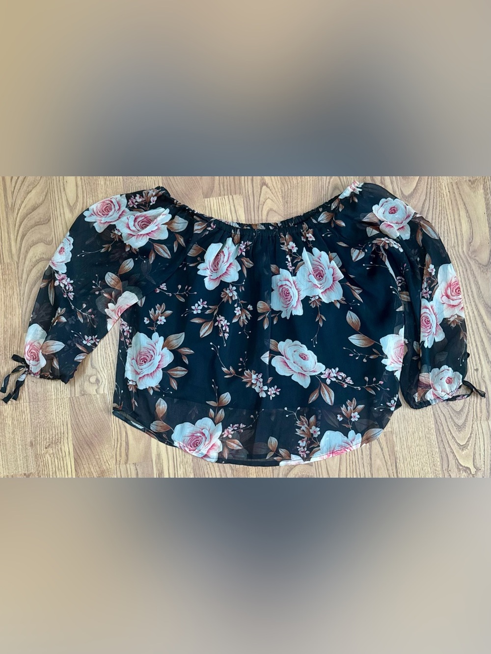 ❤️ American Eagle XS Black Floral Off-Shoulder Crop Top Shirt Pink Roses (B11) - Picture 4 of 4